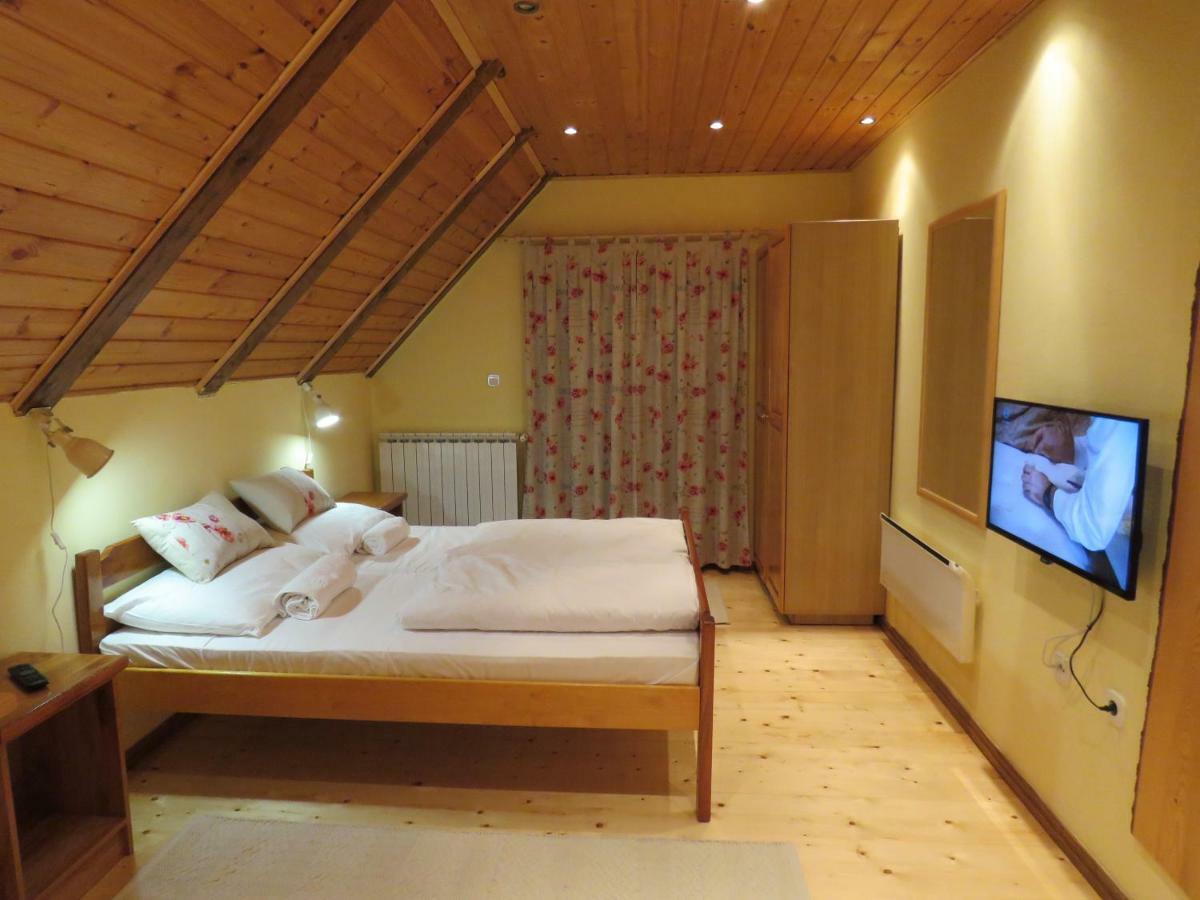 Guesthouse Stefanac Otocac Exterior photo