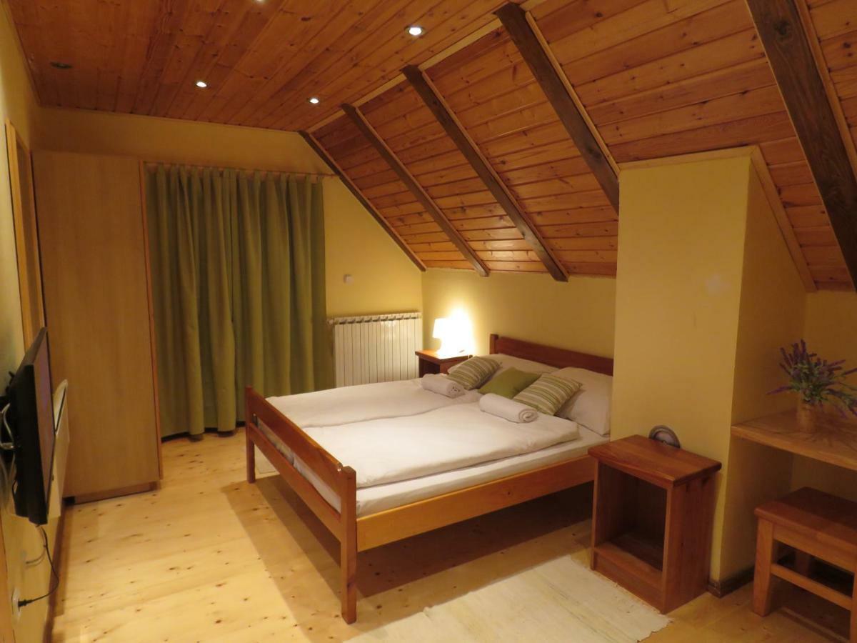 Guesthouse Stefanac Otocac Exterior photo